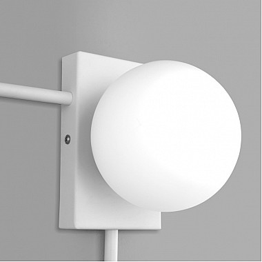 Настенный светильник Fredo 40034/1 белый