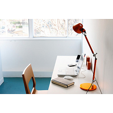 Офисная настольная лампа Tolomeo Micro A011860