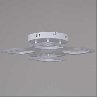 Потолочная люстра 05104-0.3-4+1 WH